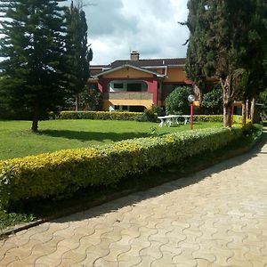 Legacy Gardens Nyeri Panzió Exterior photo