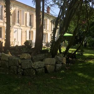 Chambre La Garenne Panzió Saint-Vivien-de-Blaye Exterior photo