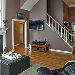 Lexington House With Spacious Deck And Fireplace! Exterior photo