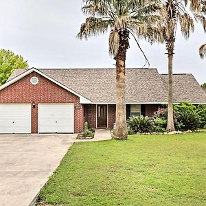 Mcqueeny Hill Country Home With Covered Patio McQueeney Exterior photo