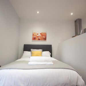 Studio 332 Apartman Kingston upon Hull Exterior photo