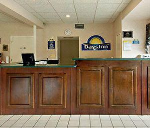 Days Inn Williamsburg Central Interior photo