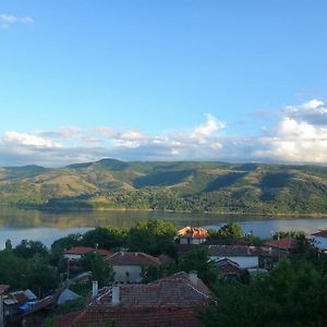 Mihaela Lake Retreat Hotel Gnyazdovo Exterior photo