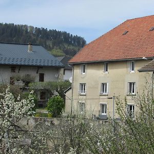 Le Clos Marie Panzió Brenod Exterior photo