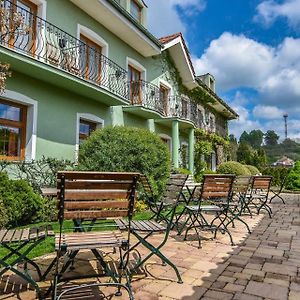 Penzion Tematin Hotel Pöstyén Exterior photo