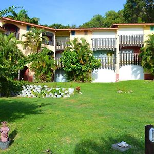 Studio En Bord De Mer A Sainte Anne 25 M² Avec Jardin Apartman Caritan Exterior photo