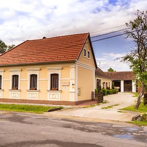 Kápolna Vendégház Kerkaskapolna Exterior photo