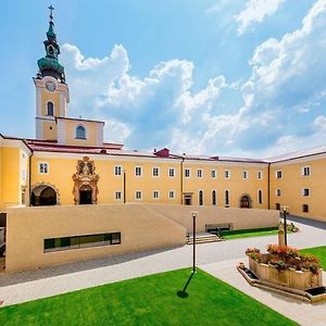 Seminarzentrum Stift Schlaegl Hotel Schlagl Exterior photo