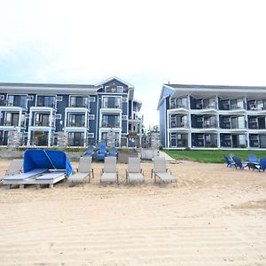 Pointes North Beachfront Resort Hotel Traverse City Exterior photo